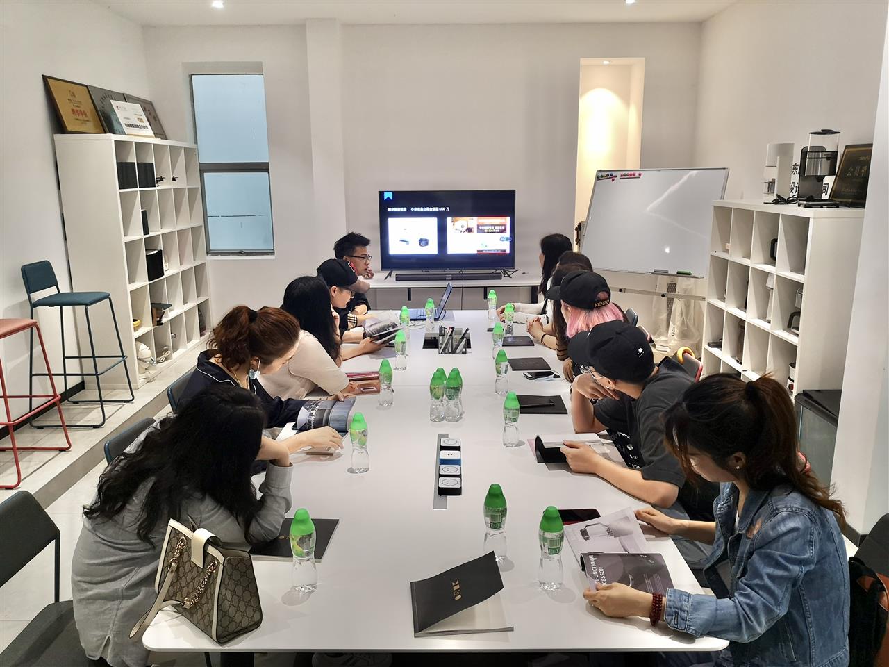 艺术设计学院赴佛山开展专业调研与教育咨询服务活动