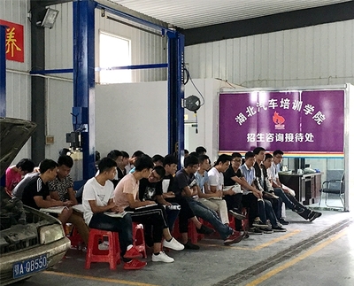 实训添翼 匠心启航——校中厂新设备助力学生技能跃升